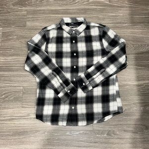 Public opinion flannel. Size L. NWT